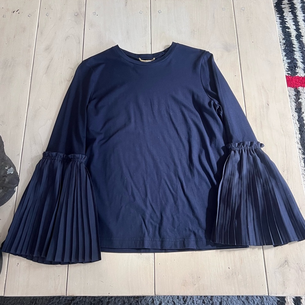 Muveil Navy Pleated Sleeve Top
